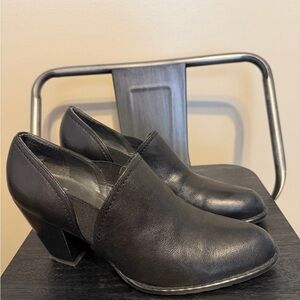 Stuart Weitzman Women's Size 7.5 Black Leather Block Heel Ankle Boots Bootie